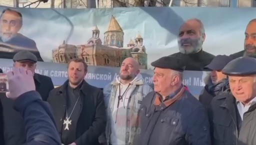 WarGonzo: Опомнитесь и покайтесь! – митинги в защиту Армянской церкви прошли в Москве и Петербурге