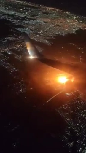 Взрыв в Аргентине засняли прямо с борта самолета — на заводе по производству агрохимикатов пострадали не менее 22 человек