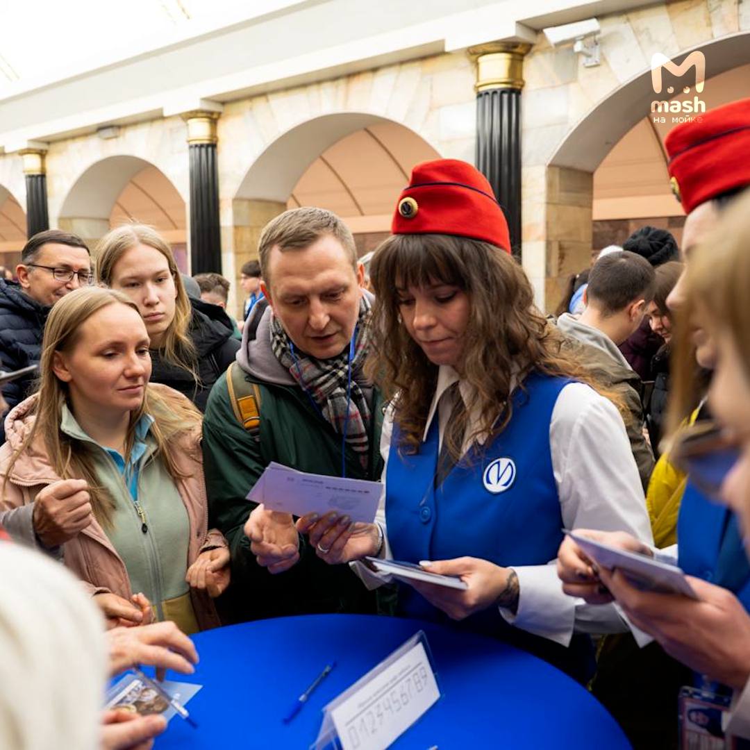 В питерском метро сегодня нарядно — отмечают юбилей, 70 лет! В далёком 1955-м первой станцией открыли "Площадь Восстания" В питерском метро сегодня нарядно — отмечают юбилей, 70 лет! В далёком 1955-м первой станцией открыли "Площадь Восстания"
