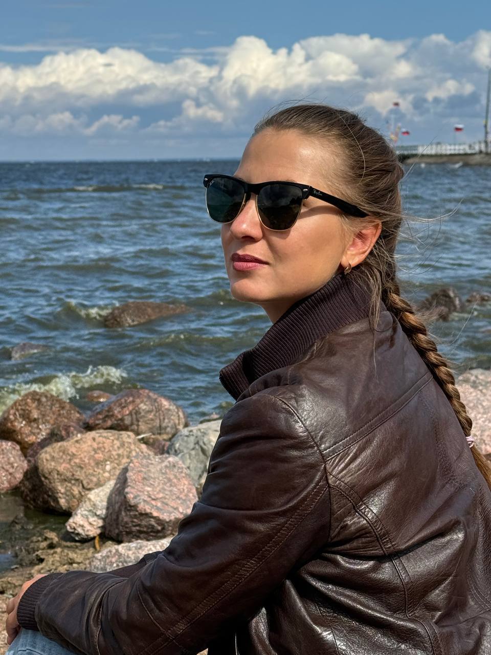 Сам факт произошедшего уже давно не так уж интересен - про это пишут все