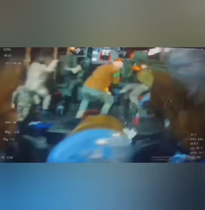 Российский дрон влетел прямо на позицию противника во время артиллерийской стрельбы