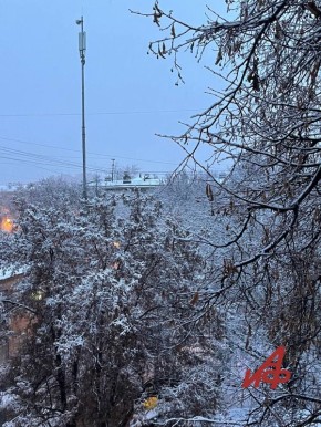 Первые снегопады накрыли Москву и Санкт-Петербург