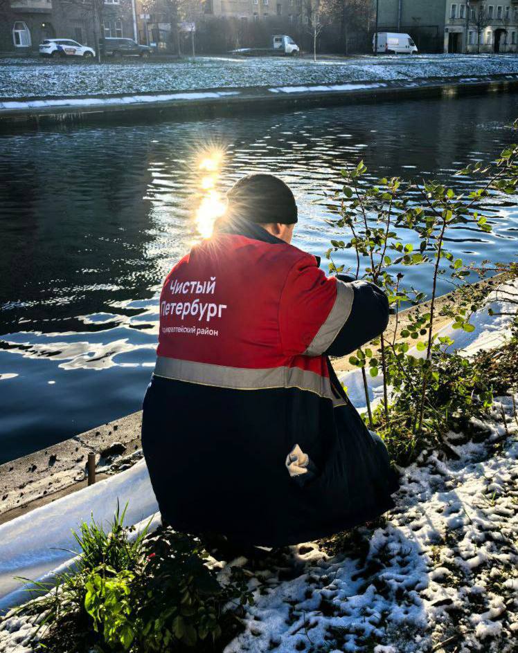 Коммунальные службы города заранее выполнили превентивную обработку дорог и улиц, во избежании появления скользкости Коммунальные службы города заранее выполнили превентивную обработку дорог и улиц, во избежании появления скользкости