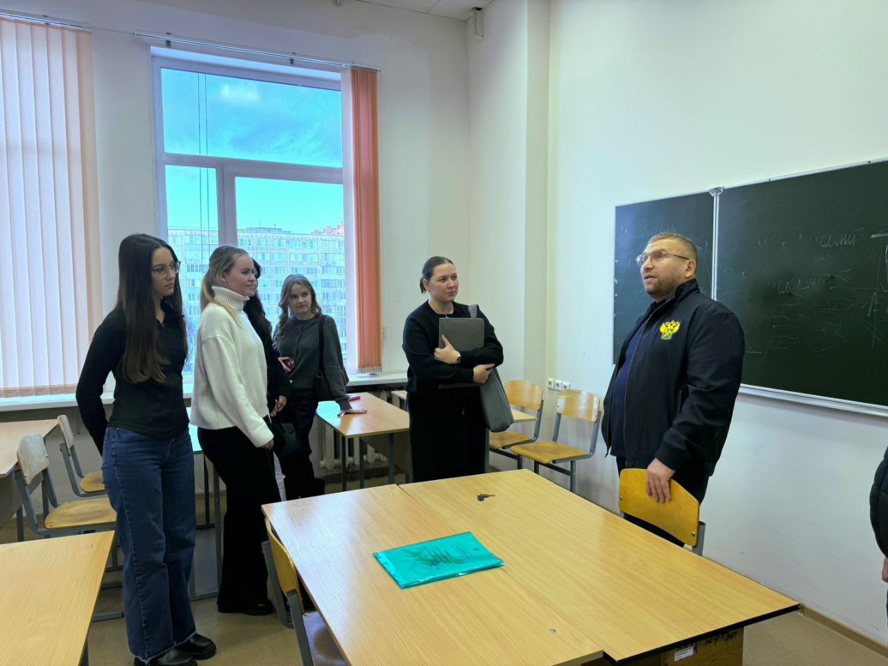 Валерий Пикалёв посетил филиал Российской таможенной академии в Санкт-Петербурге Валерий Пикалёв посетил филиал Российской таможенной академии в Санкт-Петербурге