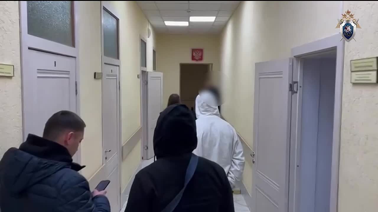 В Санкт-Петербурге возбуждено уголовное дело в отношении мужчины, обвиняемого в склонении к употреблению несовершеннолетними запрещенных веществ