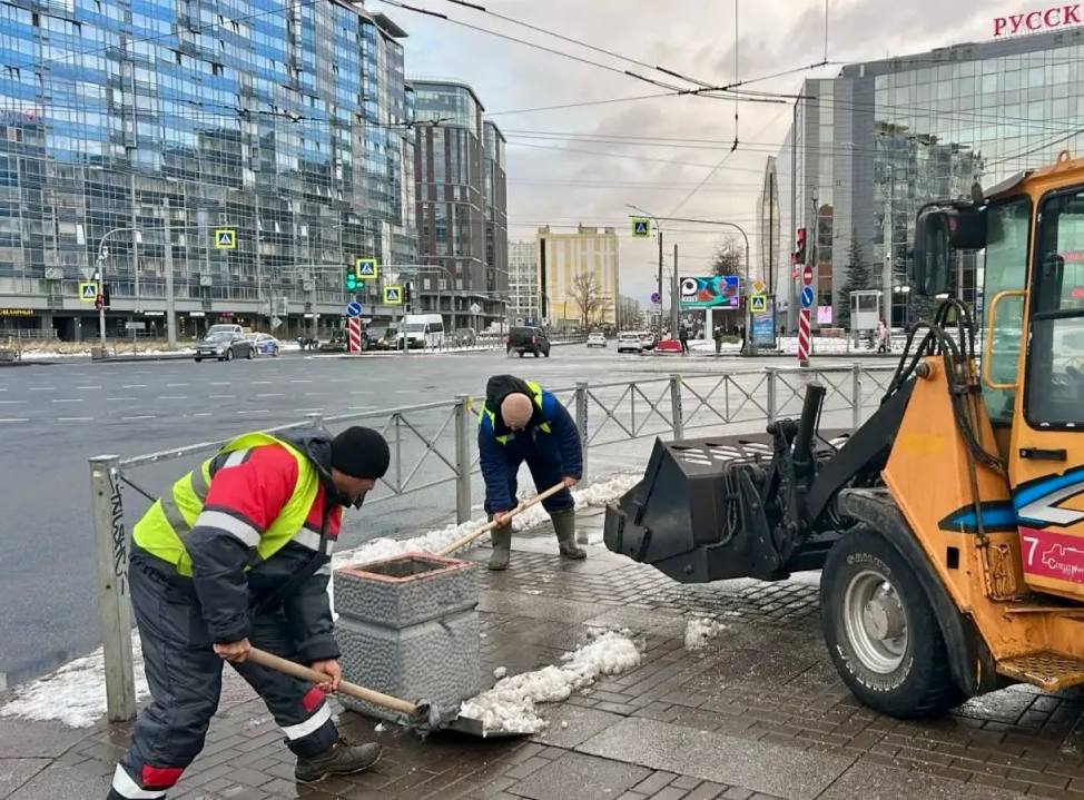 Городские службы продолжают круглосуточно следить за состоянием улично-дорожной сети Городские службы продолжают круглосуточно следить за состоянием улично-дорожной сети