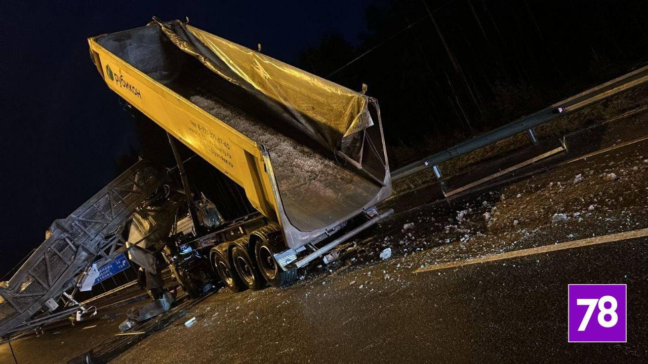 Трасса А-121 Сортавала полностью перекрыта на 80 километре из-за аварии Трасса А-121 Сортавала полностью перекрыта на 80 километре из-за аварии