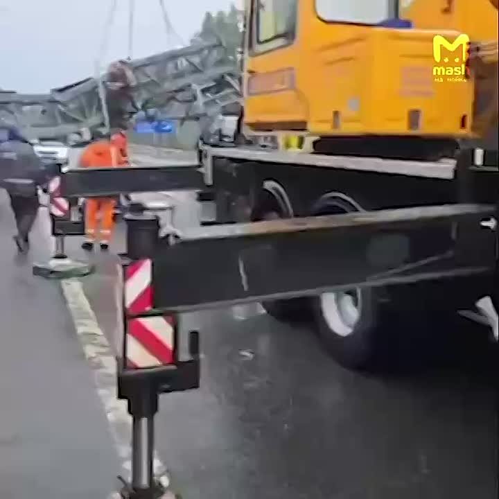 Обстановка на трассе "Сортавала" с утра очень трудная — почти четыре часа службы устраняют последствия аварии с тонором