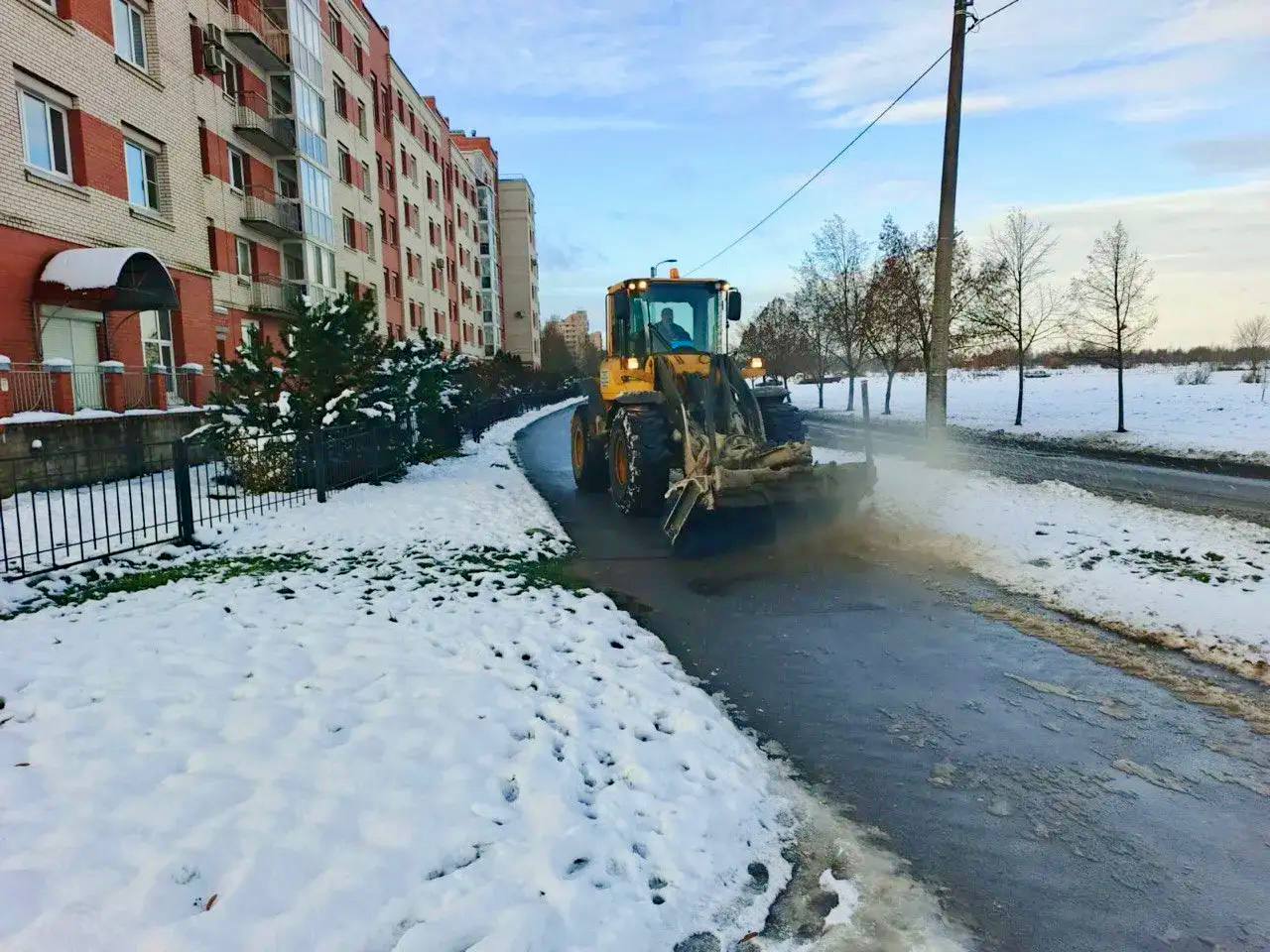 Городские службы продолжают круглосуточно следить за состоянием улично-дорожной сети Городские службы продолжают круглосуточно следить за состоянием улично-дорожной сети