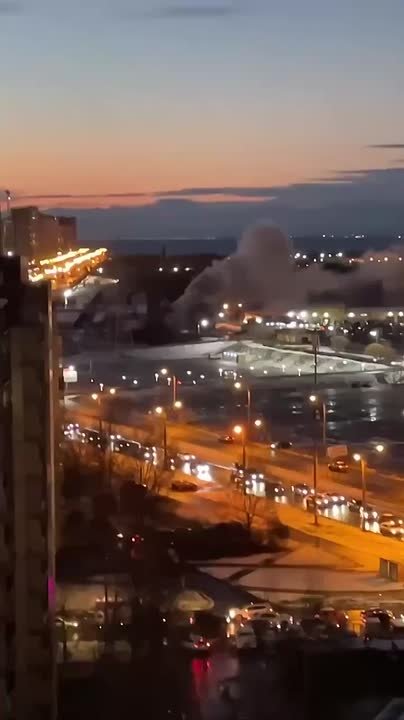 На «Юноне» загорелся гараж