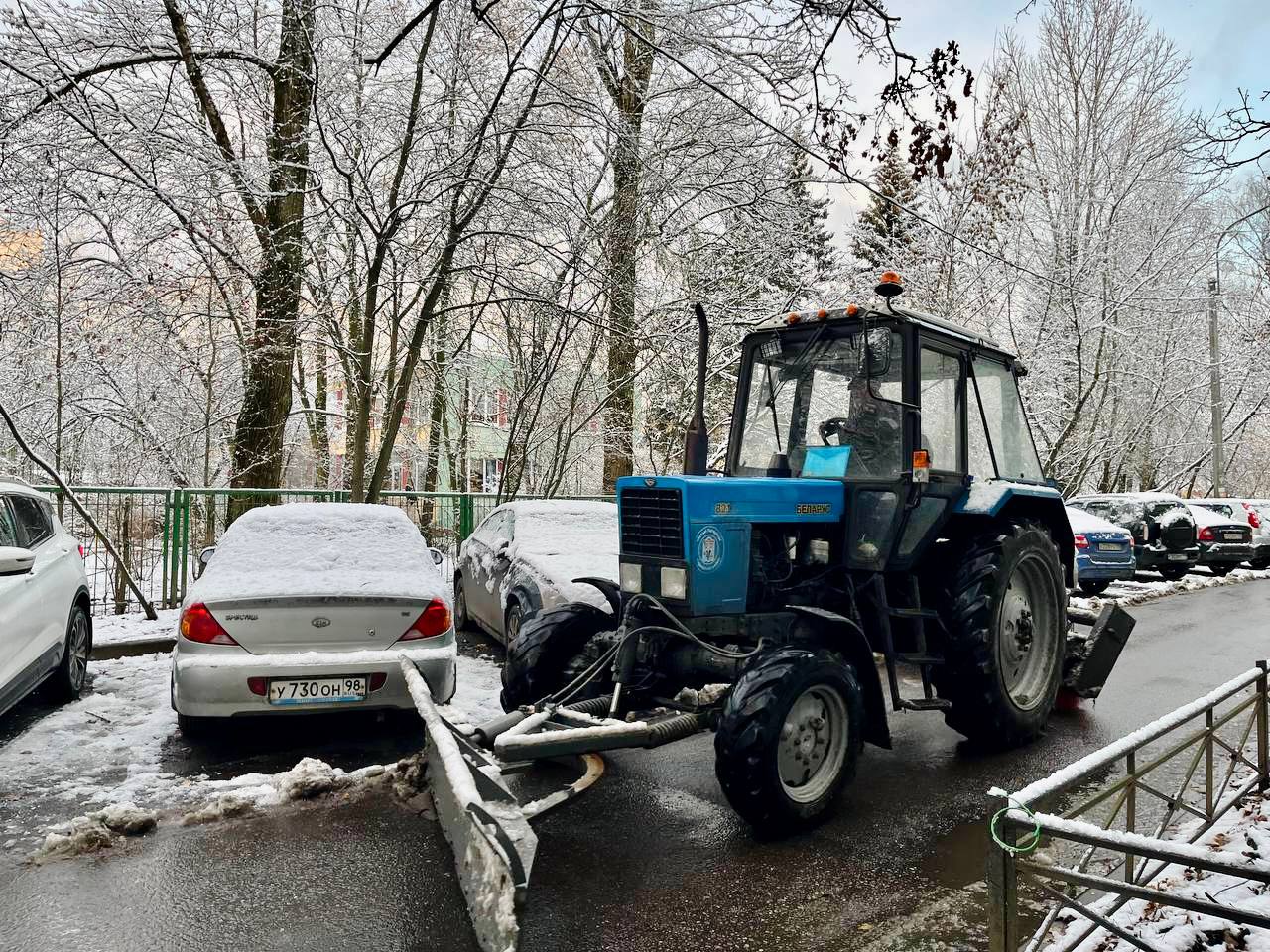 Городские службы продолжают круглосуточно следить за состоянием улично-дорожной сети Городские службы продолжают круглосуточно следить за состоянием улично-дорожной сети