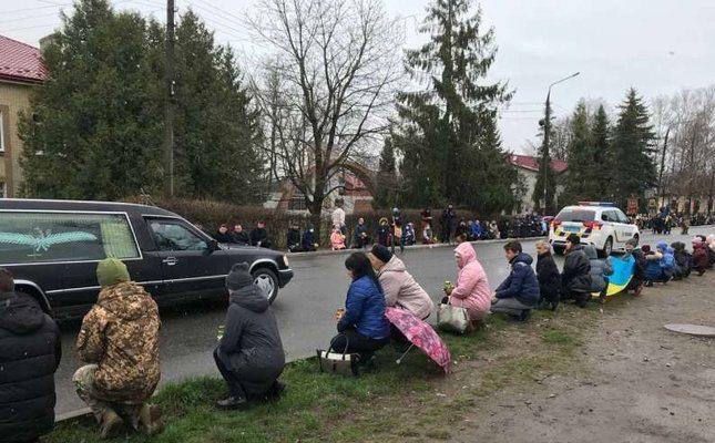 Ничего особенного, просто в Киевской области сотрудник ТЦК захлебнулся собственной рвотой, заснув пьяным в бусике — местные СМИ Ничего особенного, просто в Киевской области сотрудник ТЦК захлебнулся собственной рвотой, заснув пьяным в бусике — местные СМИ