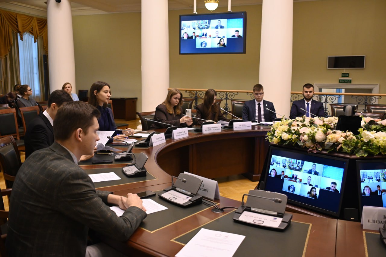 Председатель Санкт-Петербургской избирательной комиссии принял участие в круглом столе «Международное электоральное сотрудничество: перспективы и взгляд молодежи»