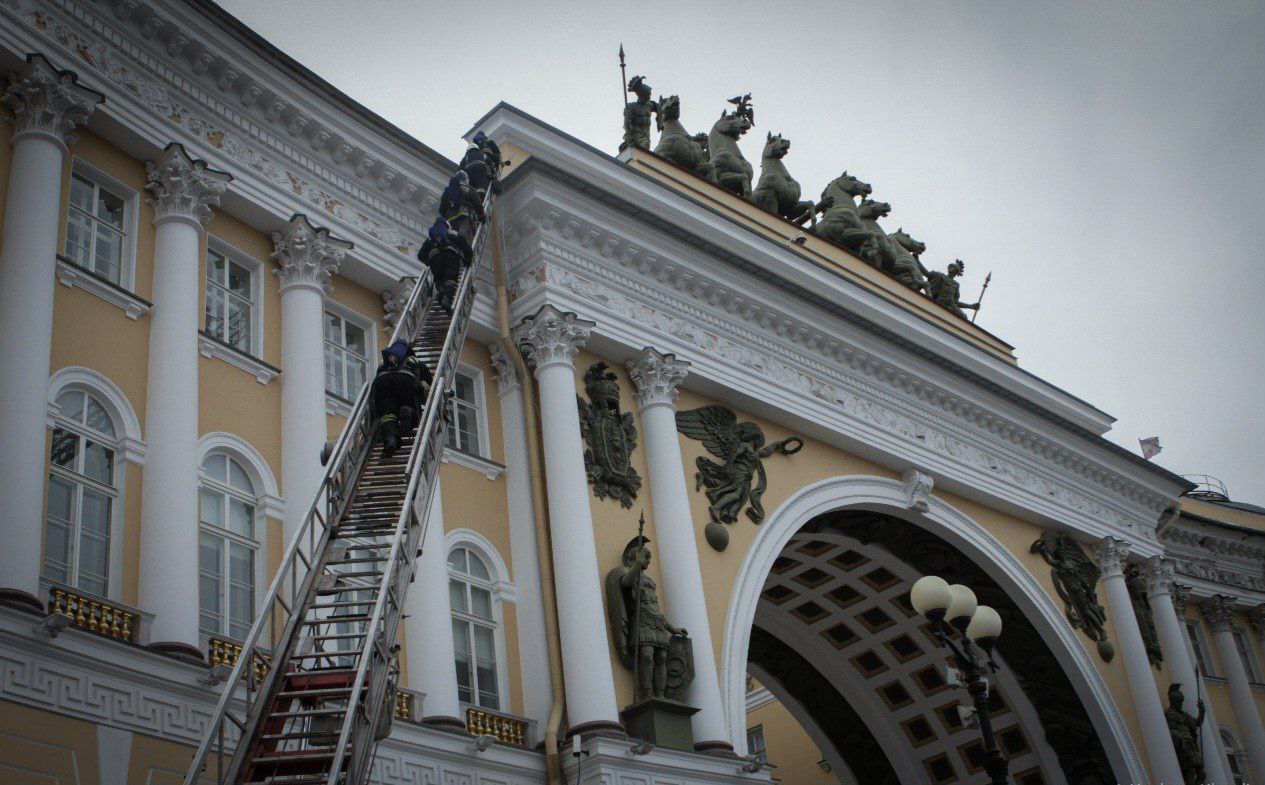 С добрым утром и началом новой рабочей недели, Петербург