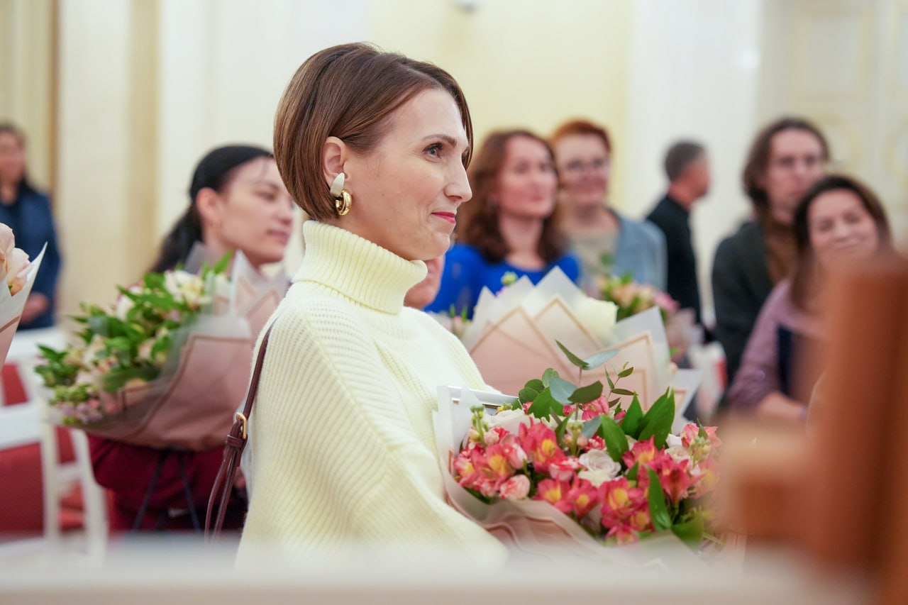 Открылась выставка «Муза особенного Петербурга», посвящённая матерям детей, страдающих тяжёлыми неизлечимыми и орфанными заболеваниями Открылась выставка «Муза особенного Петербурга», посвящённая матерям детей, страдающих тяжёлыми неизлечимыми и орфанными заболеваниями