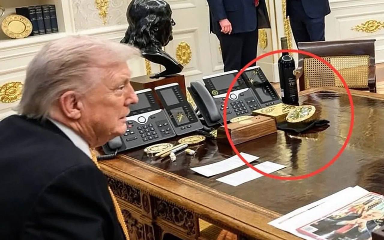 Олег Царёв: Швейцарцы нашли ключ к Трампу: прибывшая в Белый дом на переговоры по тарифам делегация принесла щедрые дары — именной золотой слиток стоимостью $130 тыс и настольные часы Rolex, плюс много лести и обещания... Олег Царёв: Швейцарцы нашли ключ к Трампу: прибывшая в Белый дом на переговоры по тарифам делегация принесла щедрые дары — именной золотой слиток стоимостью $130 тыс и настольные часы Rolex, плюс много лести и обещания...