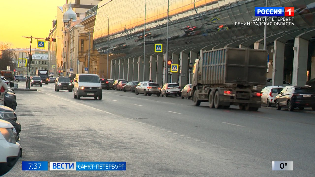 Гололедицу и ветер до 15 м/с прогнозируют сегодня синоптики в Петербурге