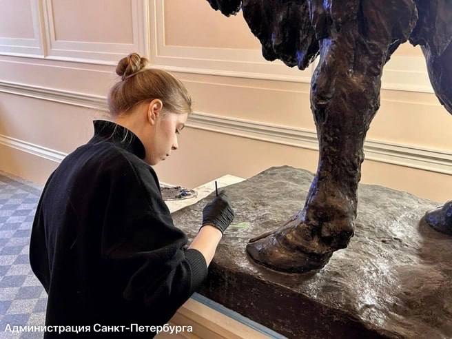 В дом Пашкова на Литейном проспекте вернулись зубры В дом Пашкова на Литейном проспекте вернулись зубры