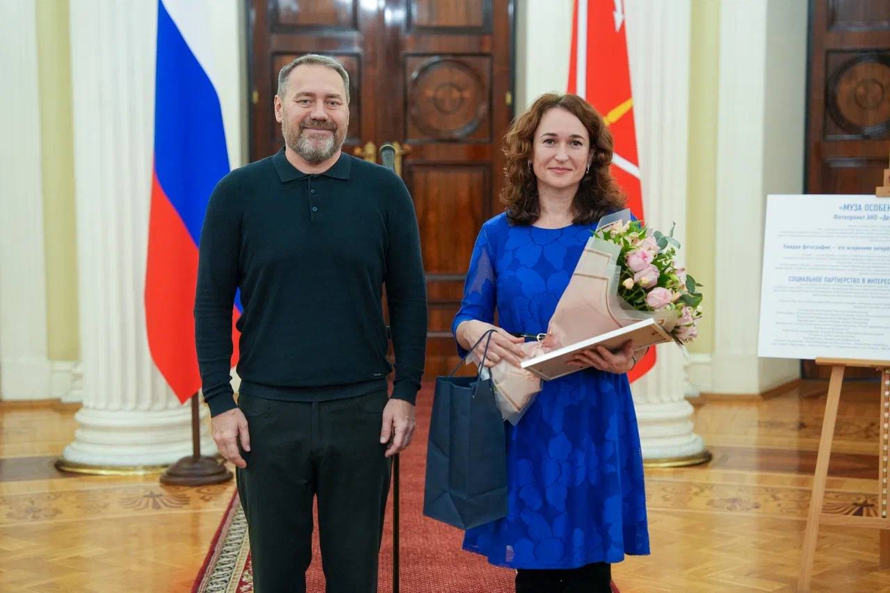 Открылась выставка «Муза особенного Петербурга», посвящённая матерям детей, страдающих тяжёлыми неизлечимыми и орфанными заболеваниями Открылась выставка «Муза особенного Петербурга», посвящённая матерям детей, страдающих тяжёлыми неизлечимыми и орфанными заболеваниями