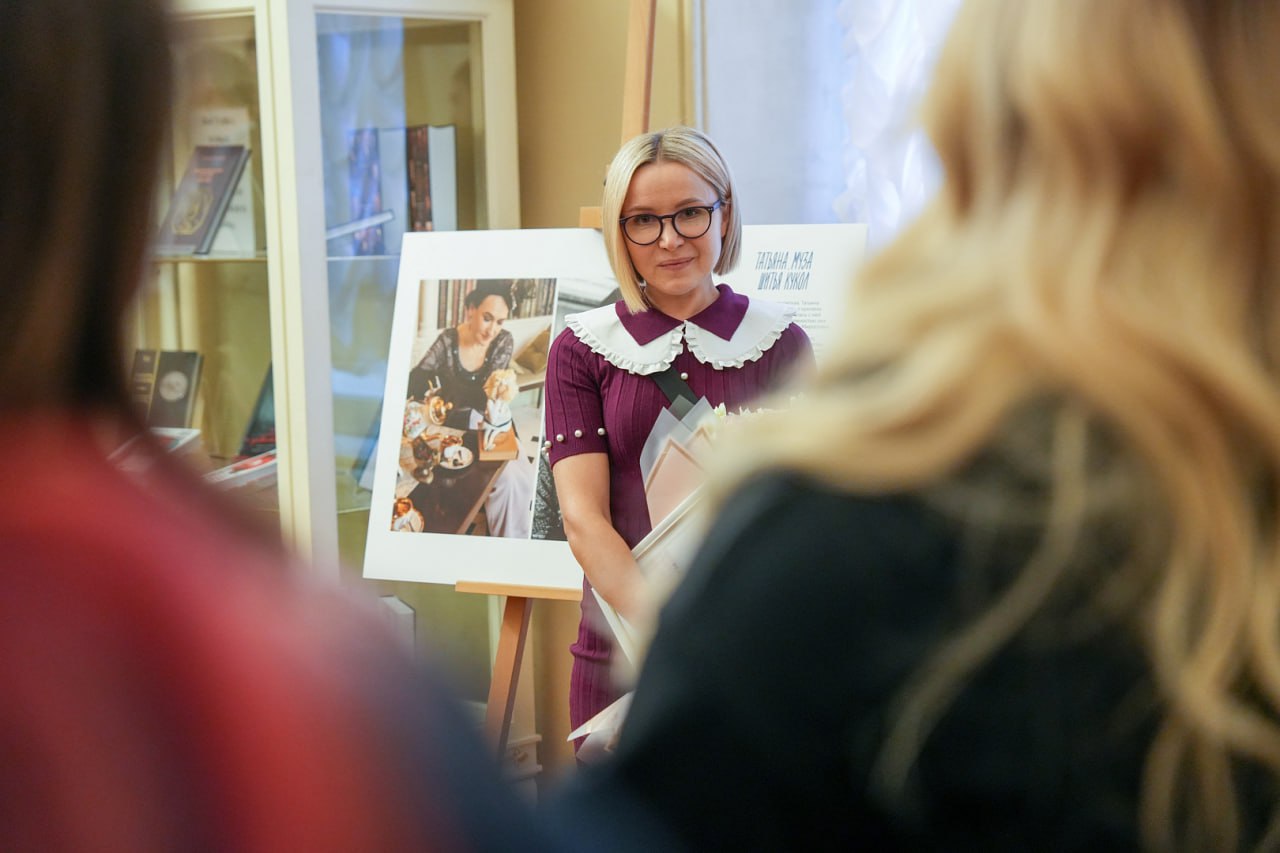 Открылась выставка «Муза особенного Петербурга», посвящённая матерям детей, страдающих тяжёлыми неизлечимыми и орфанными заболеваниями Открылась выставка «Муза особенного Петербурга», посвящённая матерям детей, страдающих тяжёлыми неизлечимыми и орфанными заболеваниями