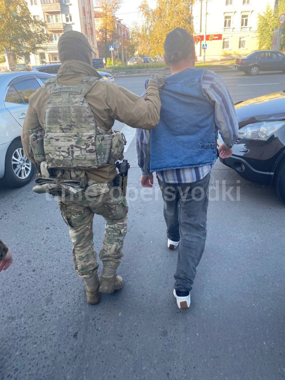 В Барнауле за комментарии с призывами к терроризму задержали Шевченко Алексея В Барнауле за комментарии с призывами к терроризму задержали Шевченко Алексея