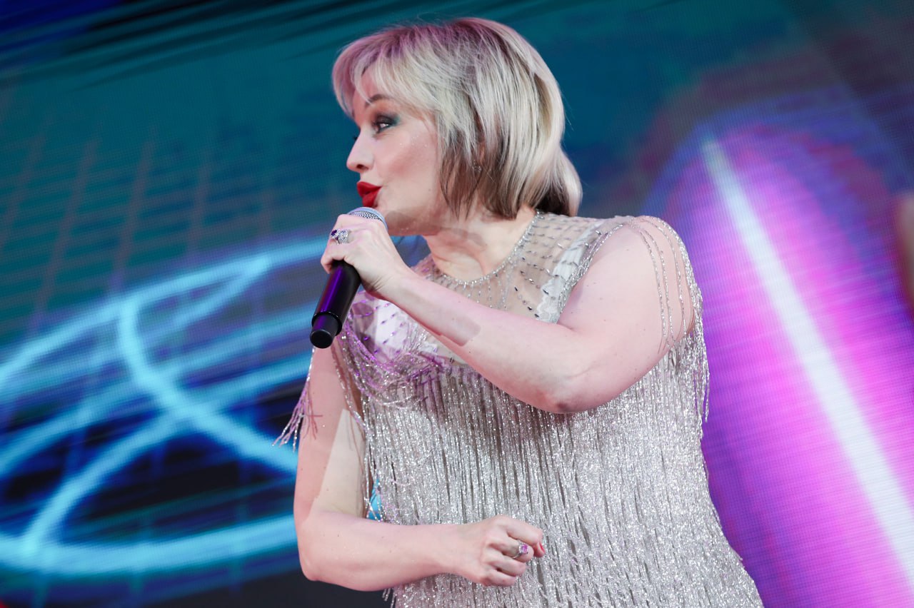 «Конфликт достиг апогея»: представитель бывших танцоров Булановой рассказал об их уходе