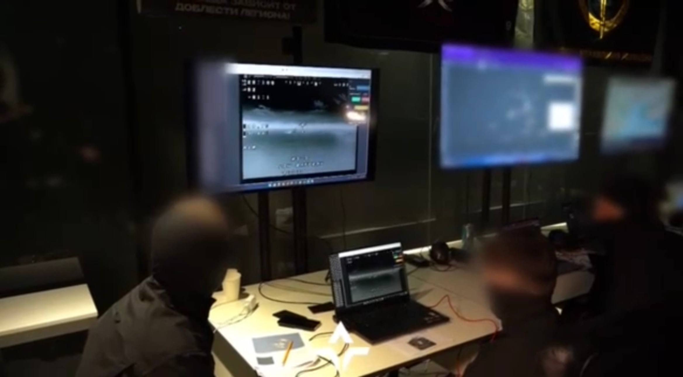 В The Times опубликована статья об операции «Черноморского легиона» из состава спецподразделения «Феррата» ГУР, позволяющая оценить тактику применения БЭК семейства «Катран» и проделывания коридоров для БЭК семейства «Magura» В The Times опубликована статья об операции «Черноморского легиона» из состава спецподразделения «Феррата» ГУР, позволяющая оценить тактику применения БЭК семейства «Катран» и проделывания коридоров для БЭК семейства «Magura»