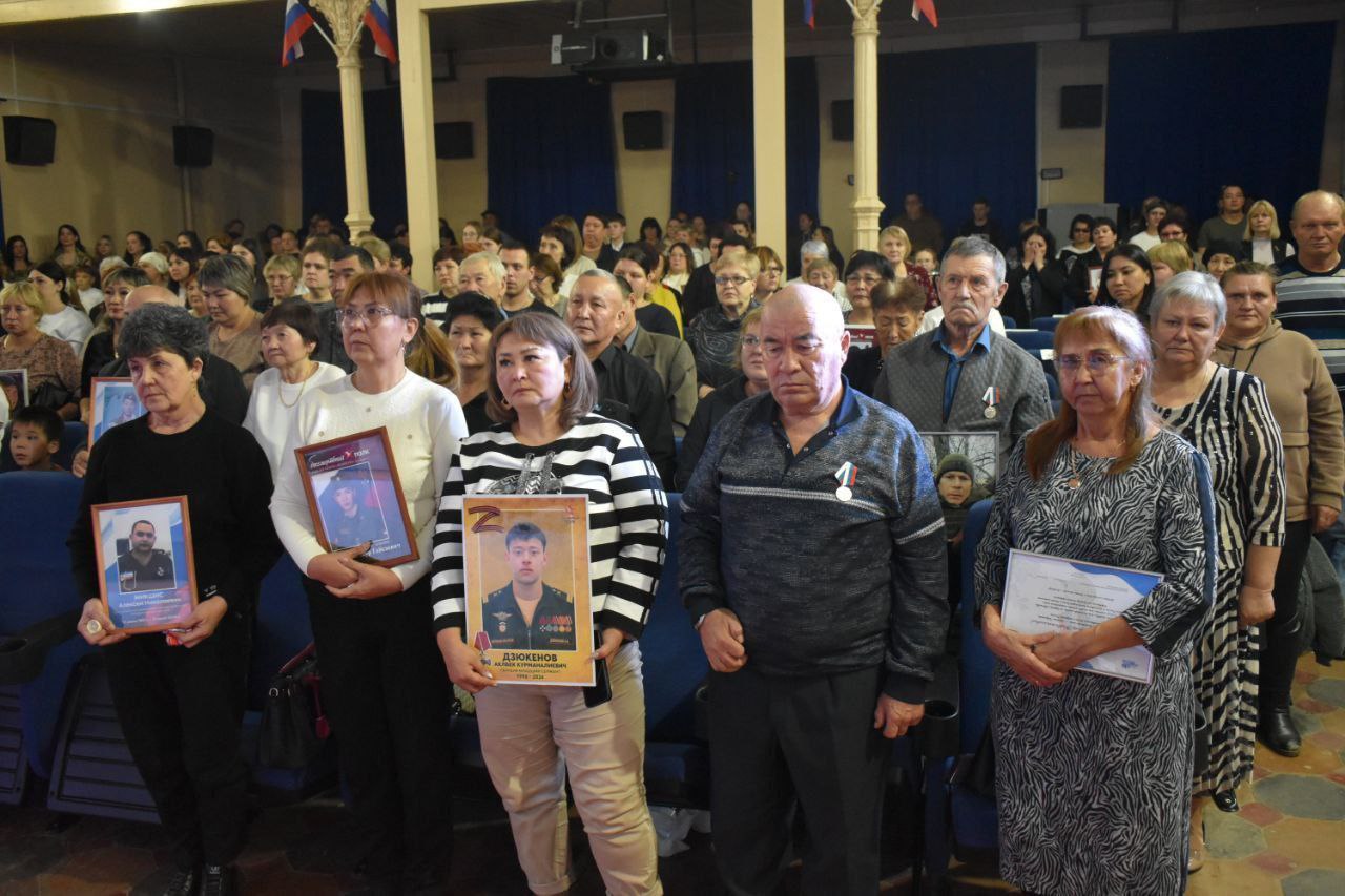 МЕДАЛИ «ОТЕЦ СОЛДАТА» ВРУЧИЛИ В НОВОУЗЕНСКЕ МЕДАЛИ «ОТЕЦ СОЛДАТА» ВРУЧИЛИ В НОВОУЗЕНСКЕ