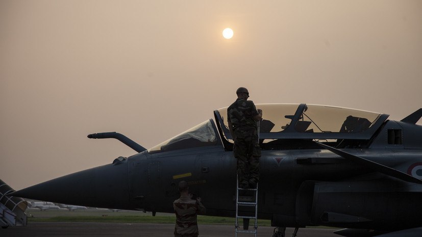 Юлия Витязева: Моя колонка для RT. Пыль в глаза «Даже если предположить, что французские самолёты, оплаченные европейскими деньгами, в каком-то количестве попадут на Украину, то их участь предрешена. И никакого...