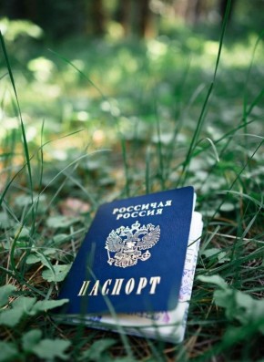 Владимир Корнилов: Опять-таки согласно польским социальным сетям, такая улика найдена возле поврежденной кем-то железной дороги