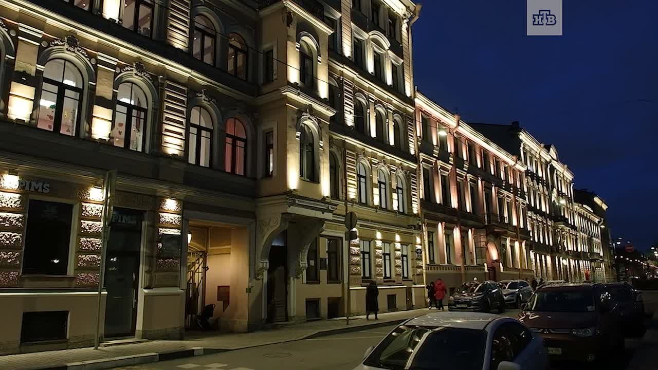 Здания на набережной Адмиралтейского канала украсили художественной подсветкой