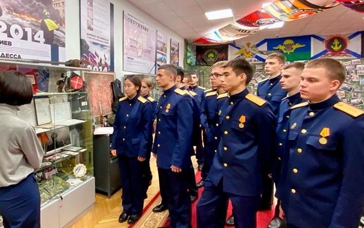 Курсанты Санкт-Петербургской академии Следственного комитета посетили Музей боевого братства России Курсанты Санкт-Петербургской академии Следственного комитета посетили Музей боевого братства России