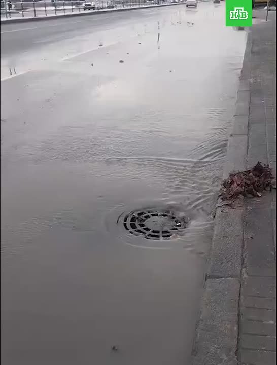 Еще один прорыв случился прямо у Академии художеств