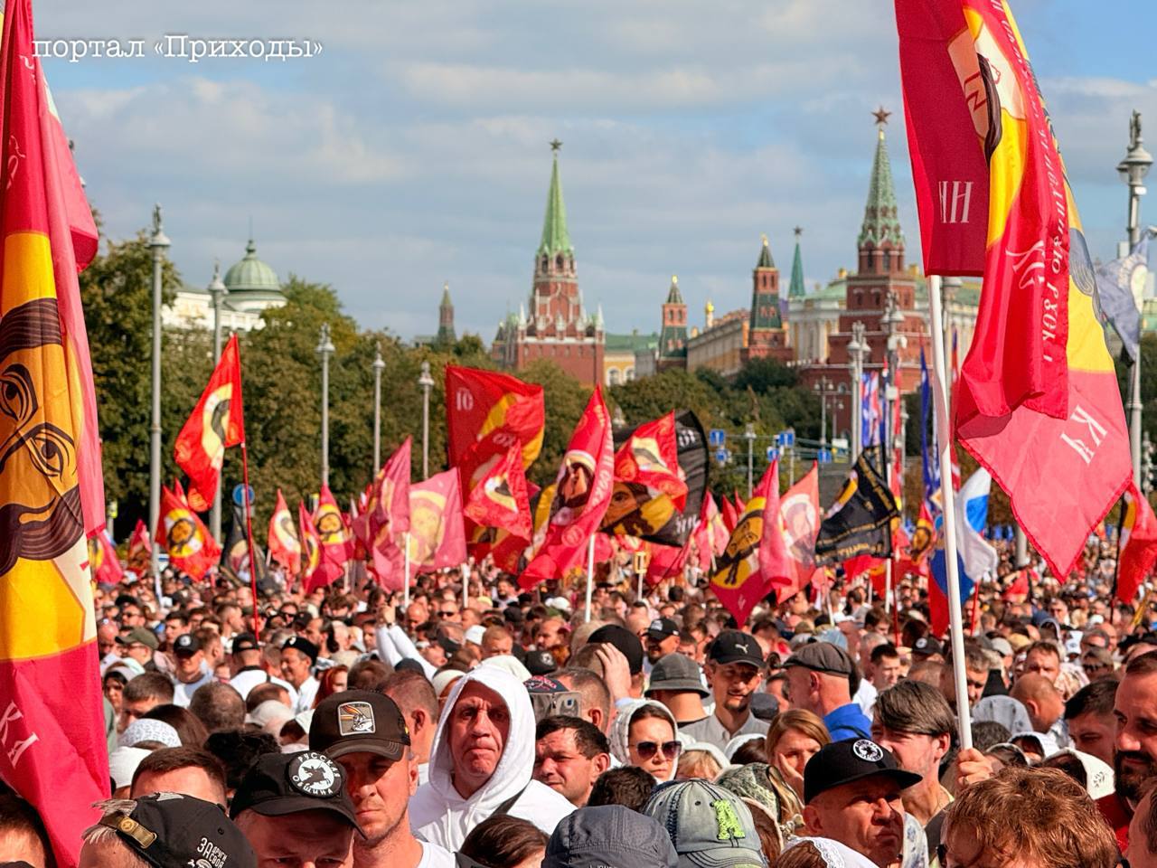 С.В.Кириенко на пленарном заседании ВРНС: «Мы видим, что увеличивается количество тех, кто собирается на крестные ходы, по всем городам нашей страны выросло число молодых людей, которые находят истину в вере, потому что мы...