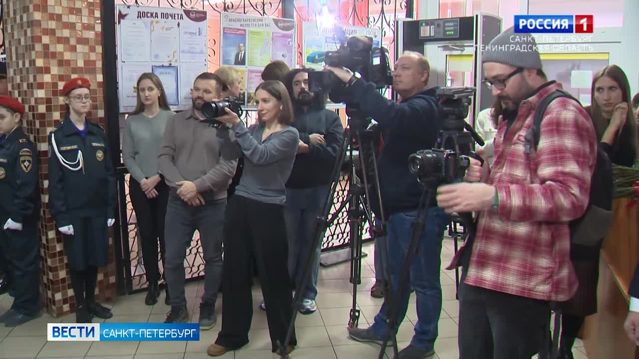 Первый в России памятник Юрию Кнорозову установили в петербургской Школе №490