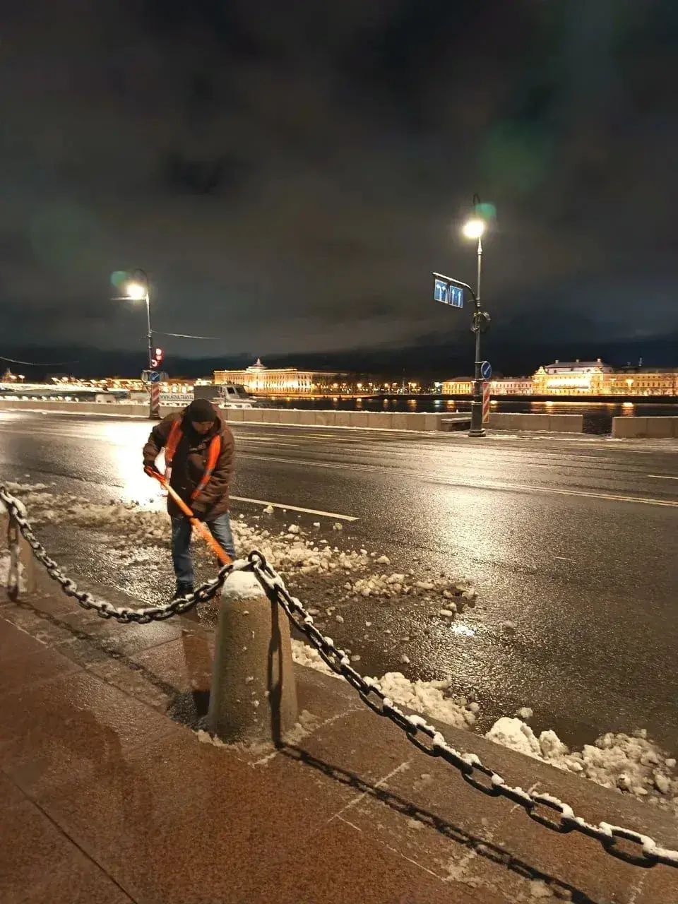 В Петербурге за сутки выпало около 4,5 см снега В Петербурге за сутки выпало около 4,5 см снега