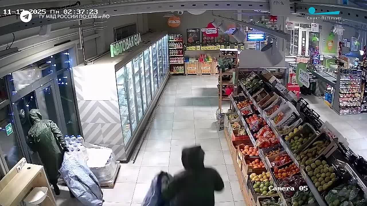 Полиция задержала налётчиков с ломом и краденными сигаретами