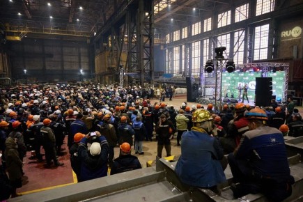 Телеканал RU. TV организовал концерт для кораблестроителей Балтийского завода ОСК