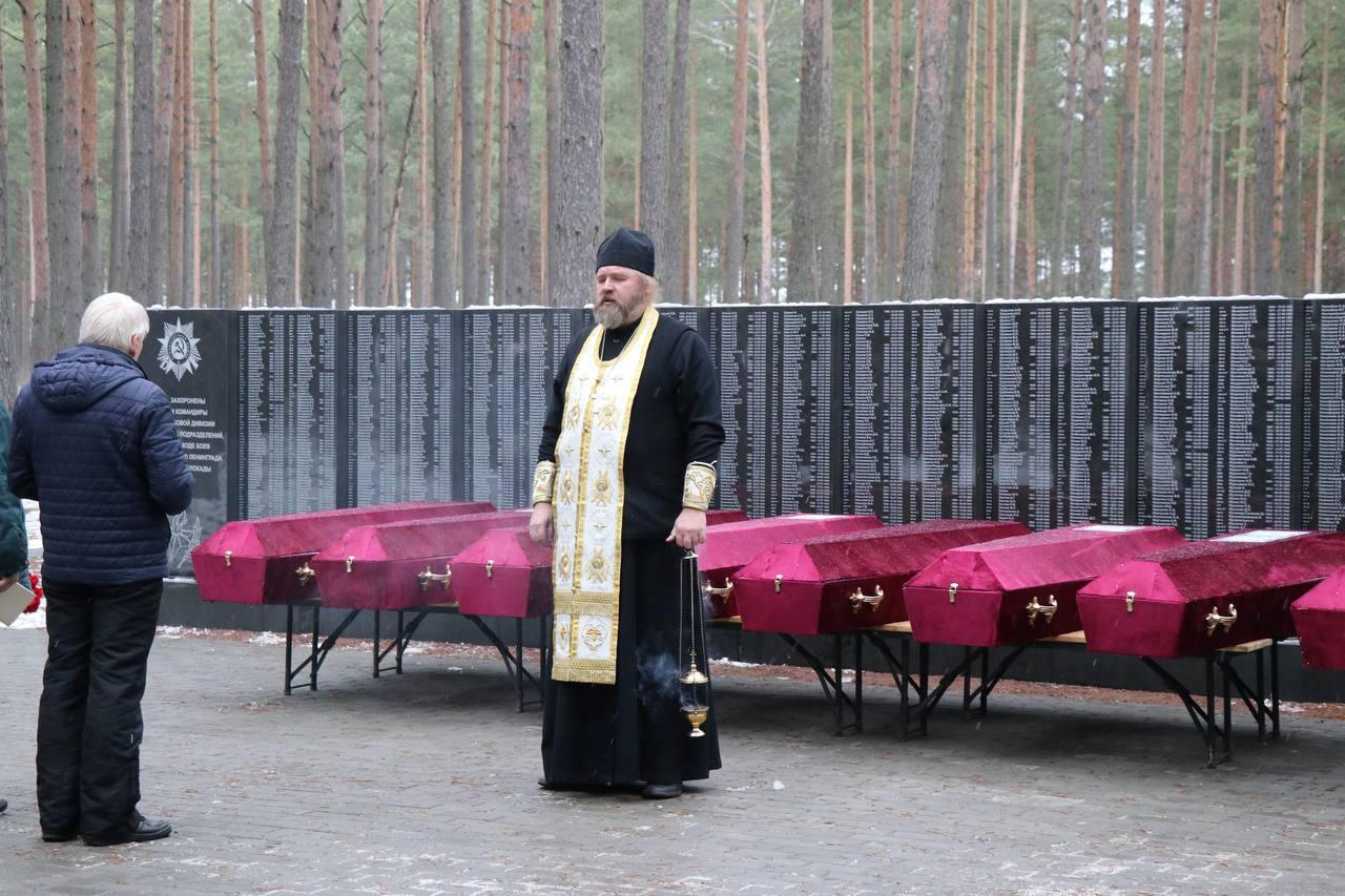 Останки 90 бойцов Красной Армии предали земле в Кировском районе Останки 90 бойцов Красной Армии предали земле в Кировском районе