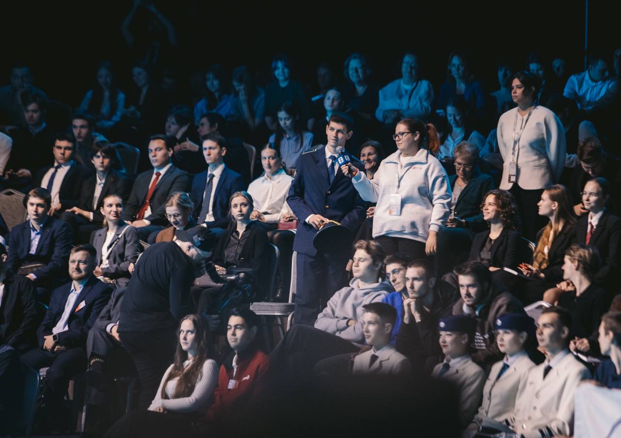 Андрей Никитин: «Никогда не надо думать, что от того, что ты стал начальником, ты автоматически умнее всех. Задача руководителя — слушать профессионалов и на основе достоверных данных принимать итоговые решения» Андрей Никитин: «Никогда не надо думать, что от того, что ты стал начальником, ты автоматически умнее всех. Задача руководителя — слушать профессионалов и на основе достоверных данных принимать итоговые решения»