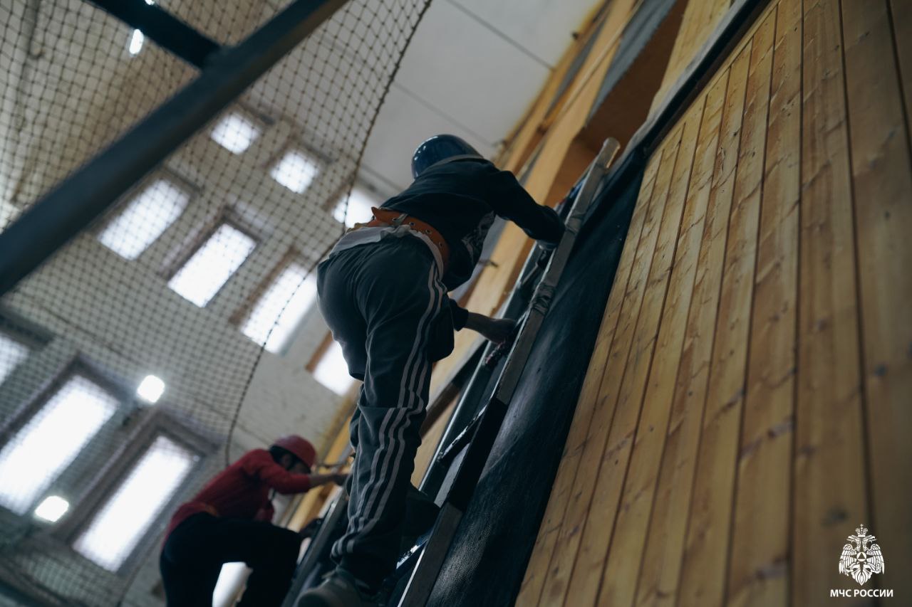 В Петербурге определили сильнейшую команду среди дружин юных пожарных В Петербурге определили сильнейшую команду среди дружин юных пожарных