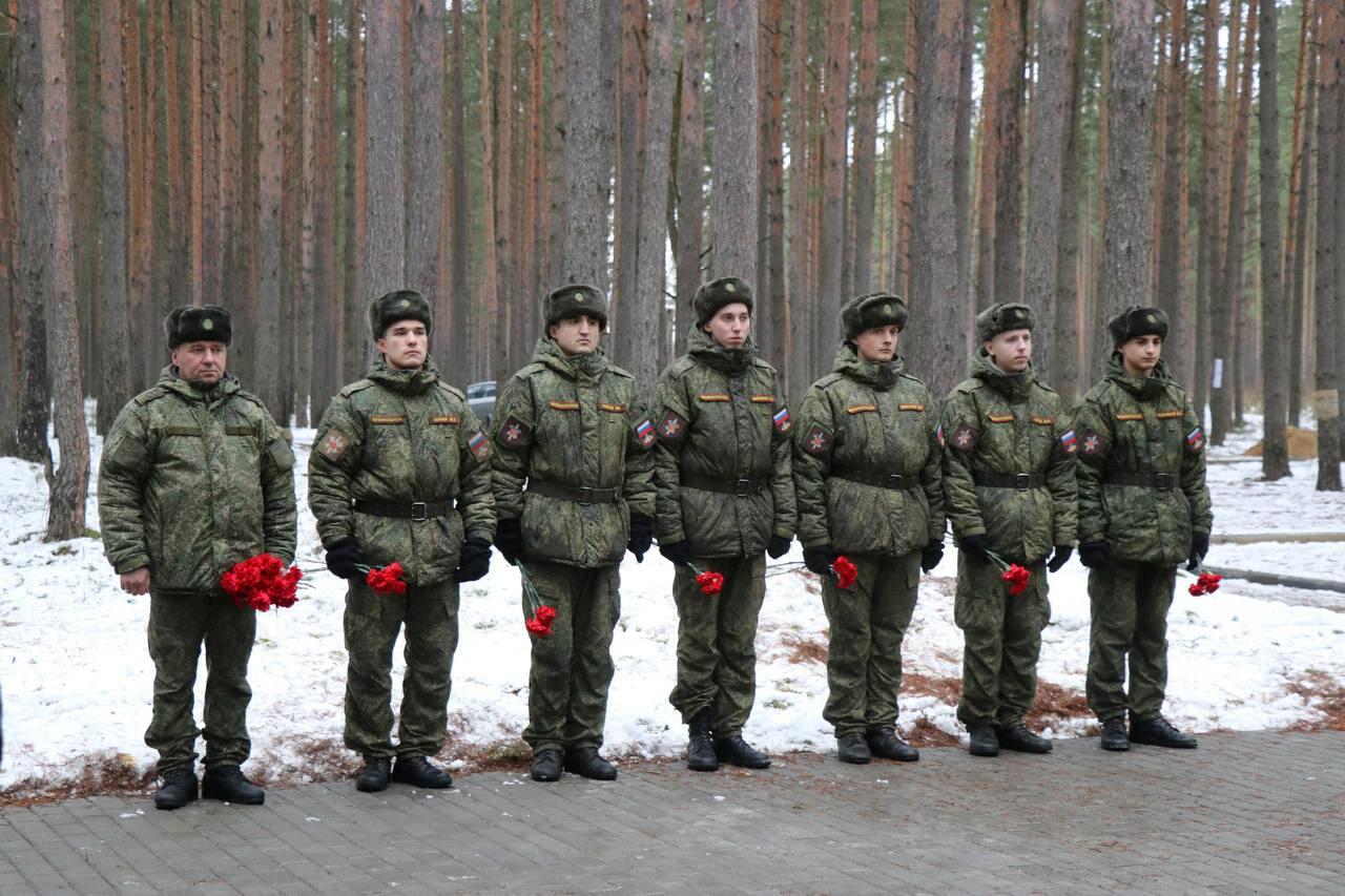 Останки 90 бойцов Красной Армии предали земле в Кировском районе Останки 90 бойцов Красной Армии предали земле в Кировском районе