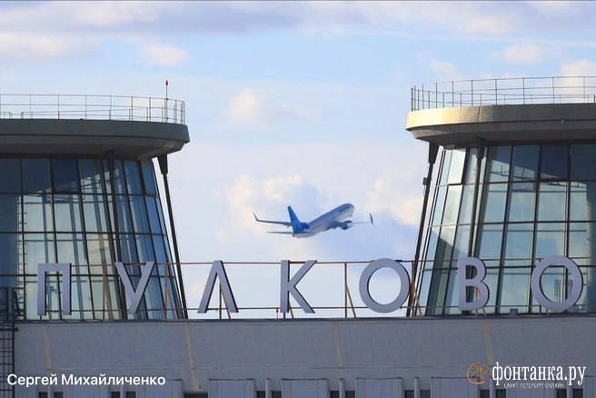 В Пулково и других аэропортах открываются пункты миграционного контроля, сообщила официальный представитель МВД России Ирина Волк