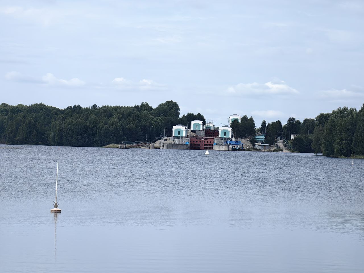 «Лестница» для кораблей. Очень необычным может оказаться путешествие по шлюзам Беломоро-Балтийского канала «Лестница» для кораблей. Очень необычным может оказаться путешествие по шлюзам Беломоро-Балтийского канала