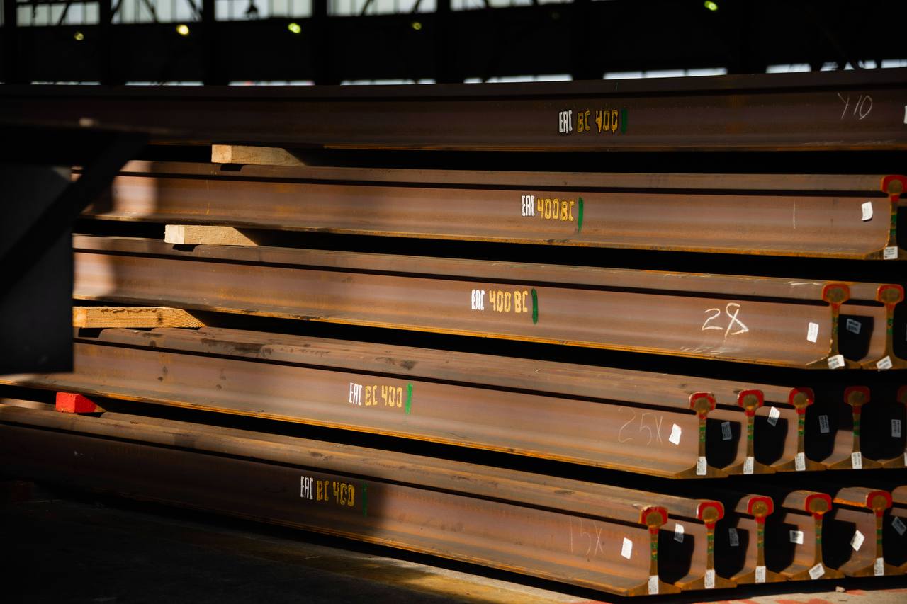 РС ФЖТ выдал ЕВРАЗу сертификат соответствия на рельсы для ВСМ РС ФЖТ выдал ЕВРАЗу сертификат соответствия на рельсы для ВСМ