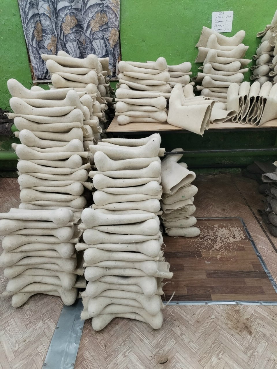 Сапоги валяли-валяли, да вываляли!