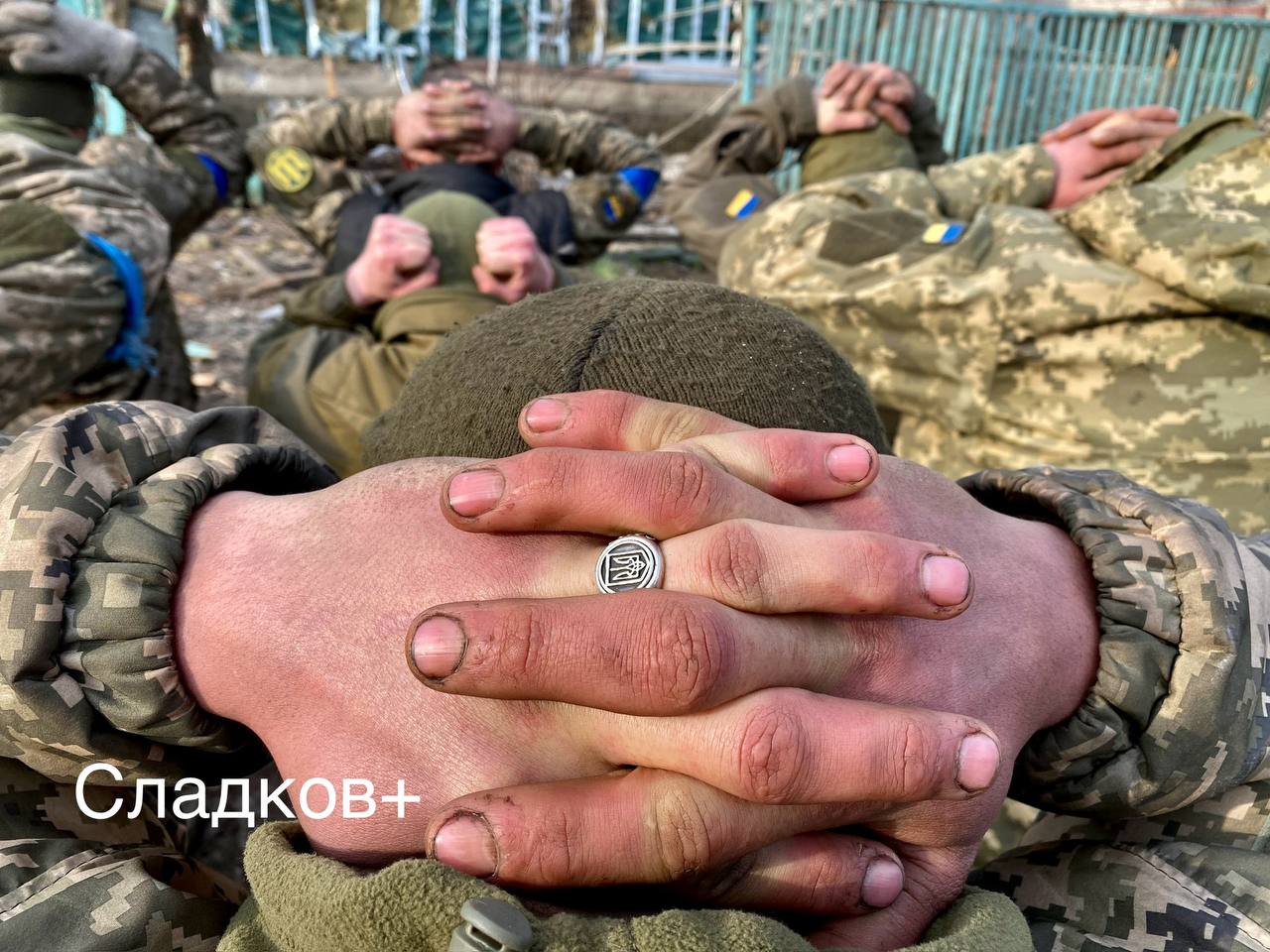 Александр Сладков: Владимир Зеленский, по-моему, мазохист, ему приятно, когда он загнан в угол