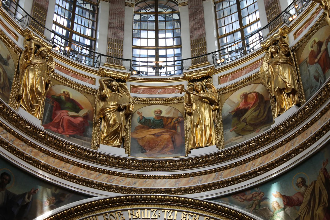 Одним из символов Санкт-Петербурга безусловно является Исакиевский собор Одним из символов Санкт-Петербурга безусловно является Исакиевский собор