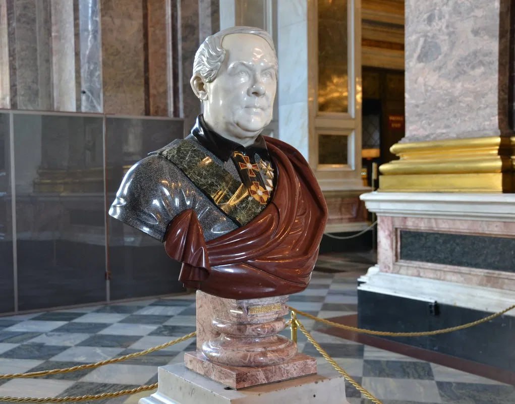 Одним из символов Санкт-Петербурга безусловно является Исакиевский собор Одним из символов Санкт-Петербурга безусловно является Исакиевский собор