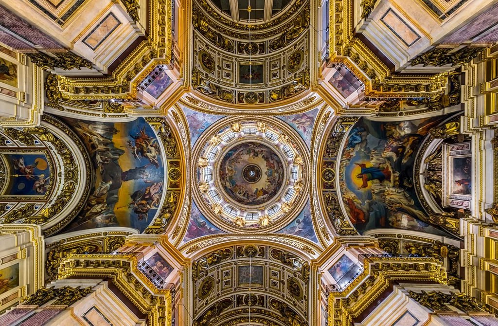 Одним из символов Санкт-Петербурга безусловно является Исакиевский собор Одним из символов Санкт-Петербурга безусловно является Исакиевский собор